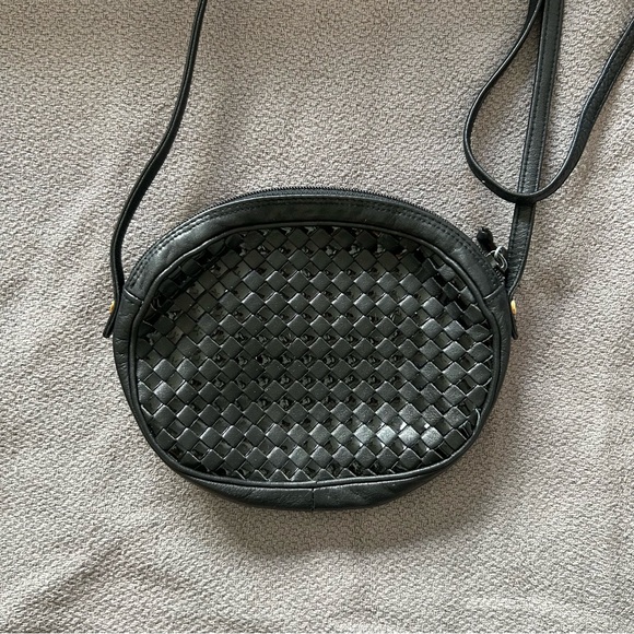 Vintage Ganson Black Leather Basket Weave Circle Crossbody Bag - Picture 1 of 10